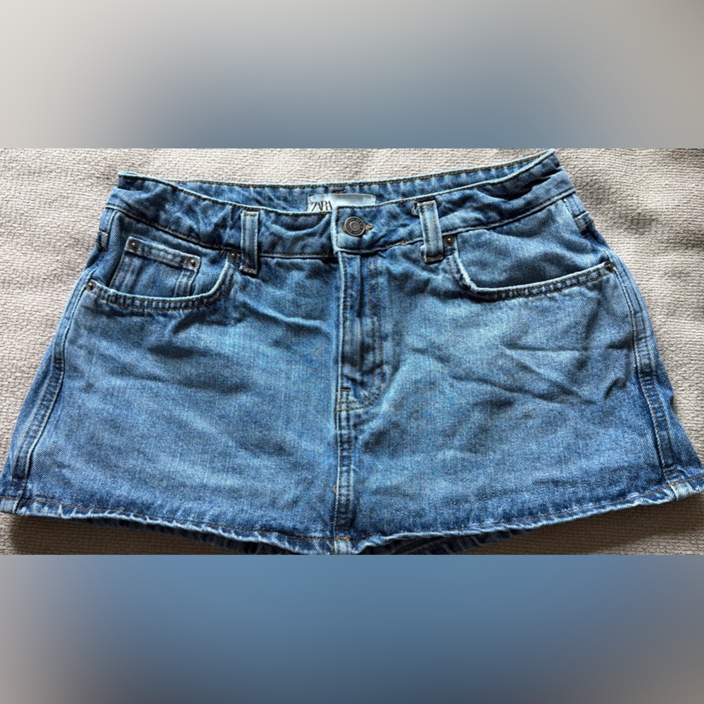 Zara Light Blue Denim Jeans